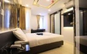 โรงแรมเอเทรียม ประตูน้ำ