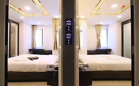 โรงแรมเอเทรียม ประตูน้ำ