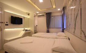 โรงแรมเอเทรียม ประตูน้ำ